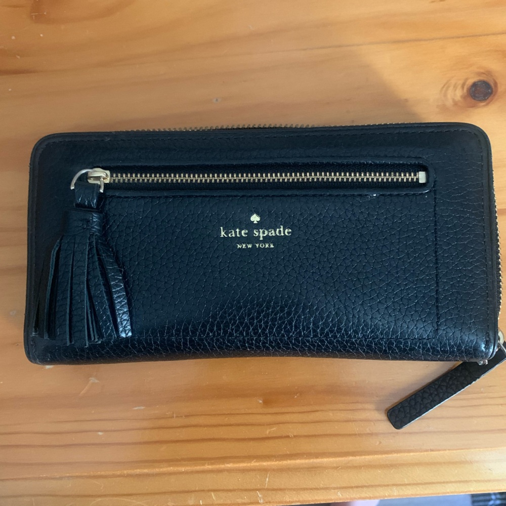 Black Kate Spade wallet
